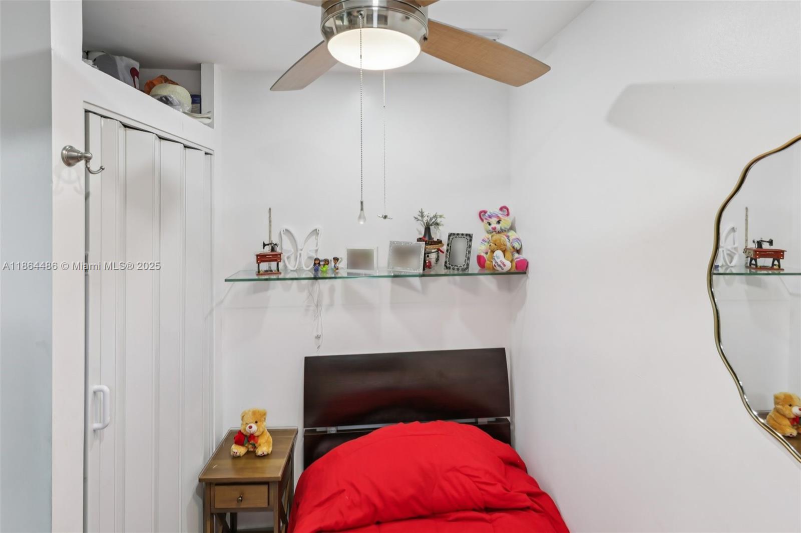 KENDALL LKS E LAKEVIEW TH - Residential