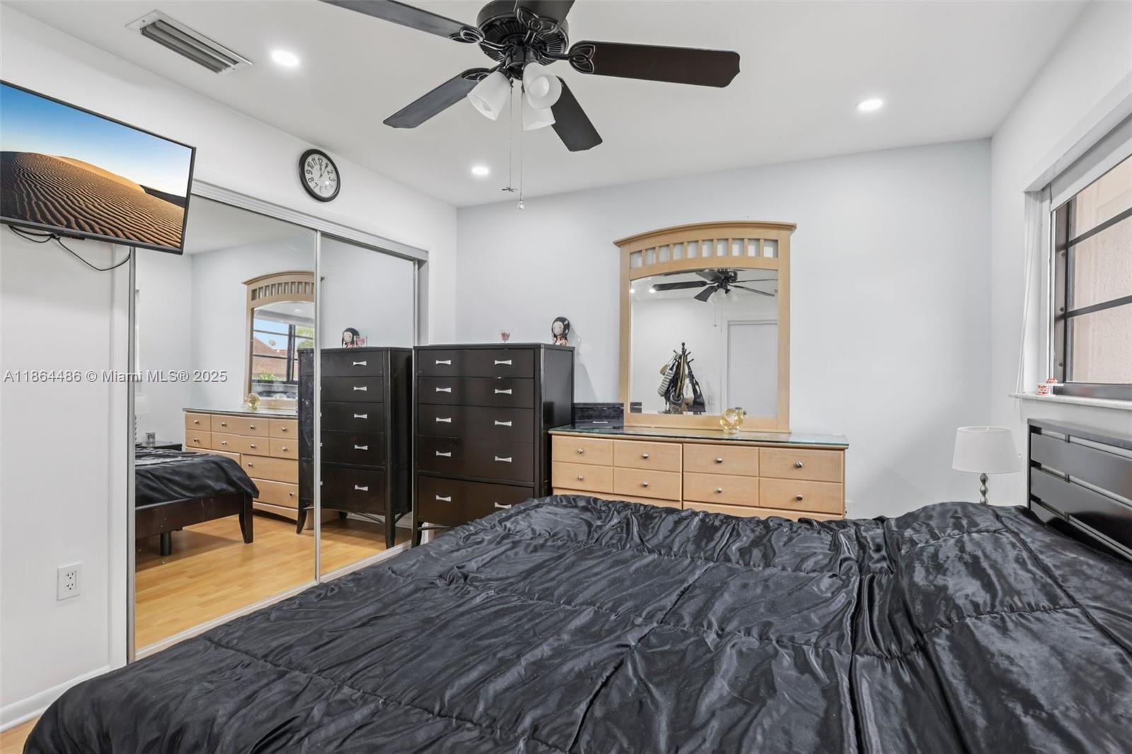 KENDALL LKS E LAKEVIEW TH - Residential