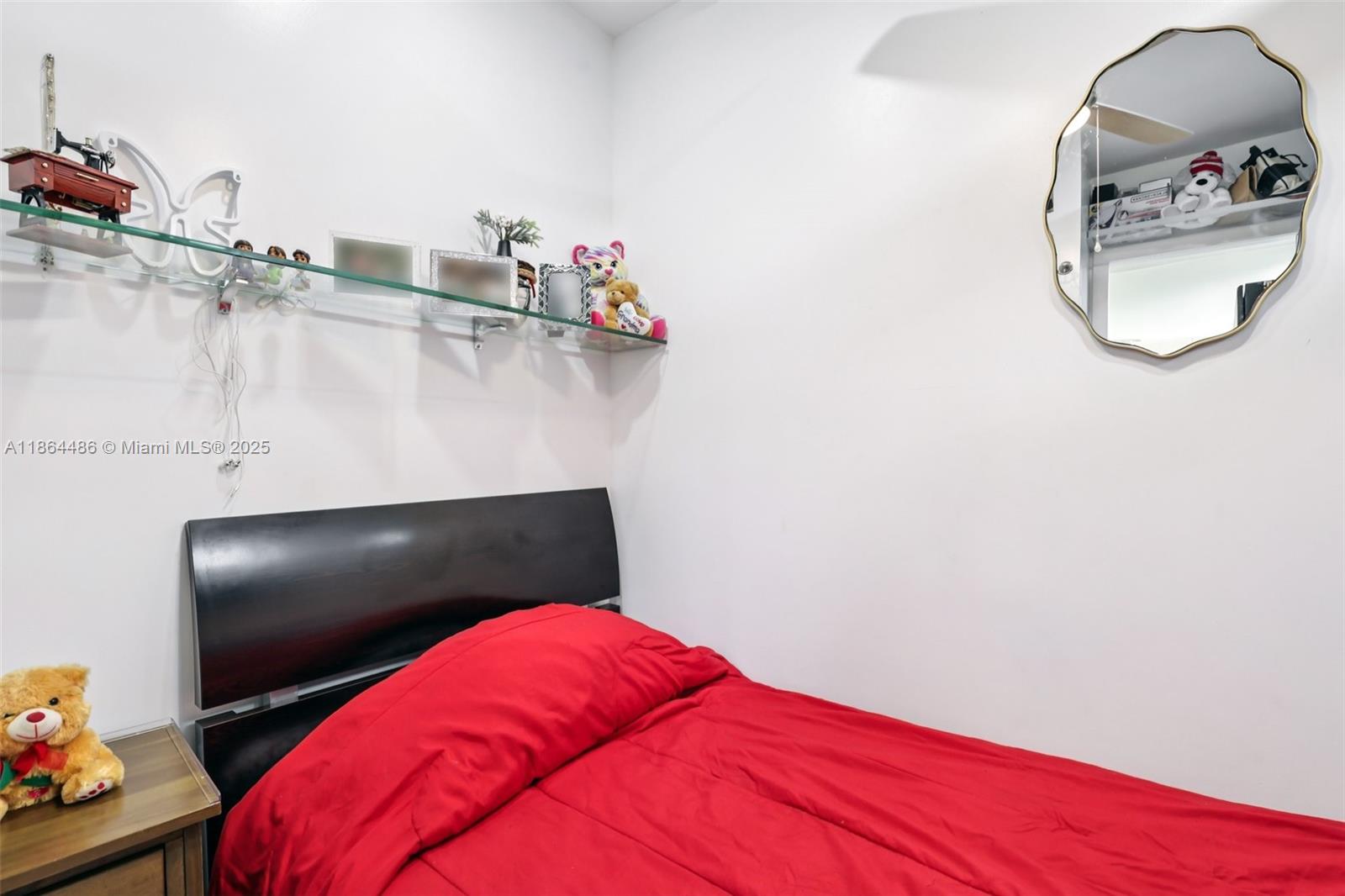 KENDALL LKS E LAKEVIEW TH - Residential