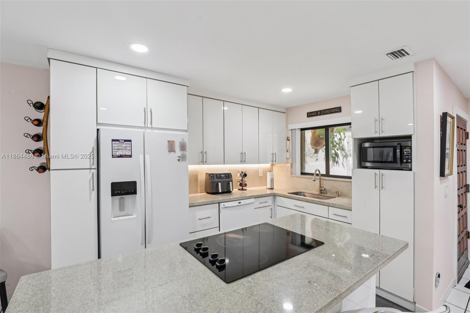 KENDALL LKS E LAKEVIEW TH - Residential