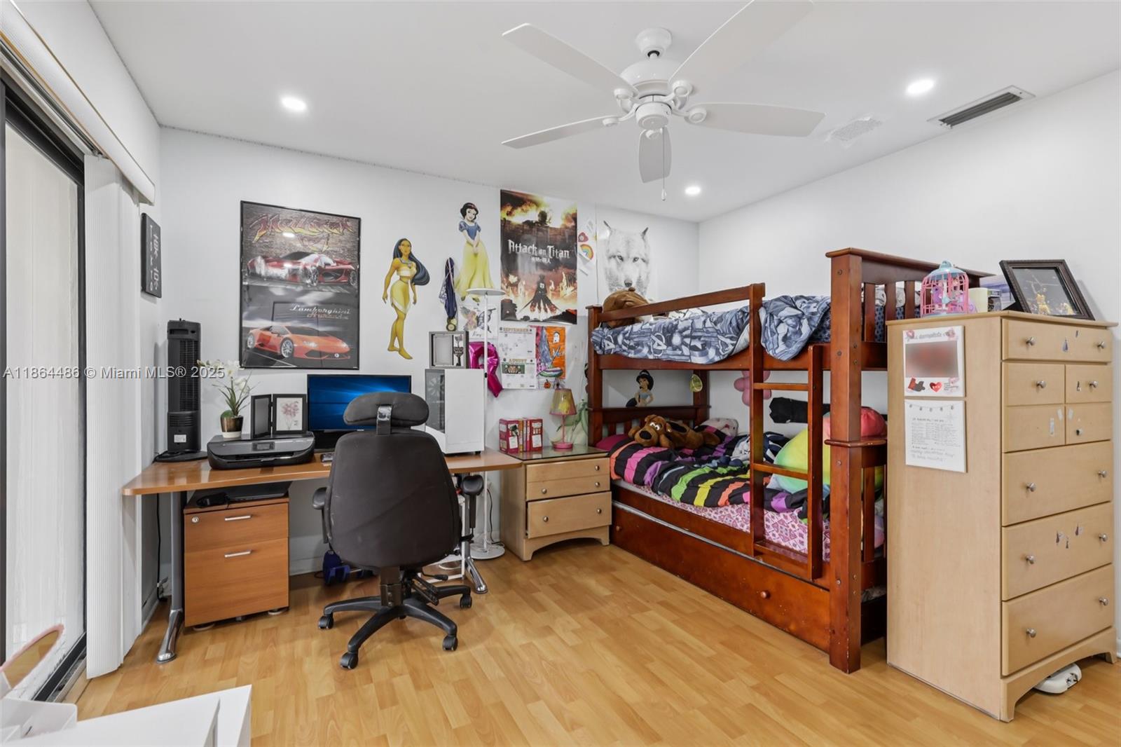 KENDALL LKS E LAKEVIEW TH - Residential