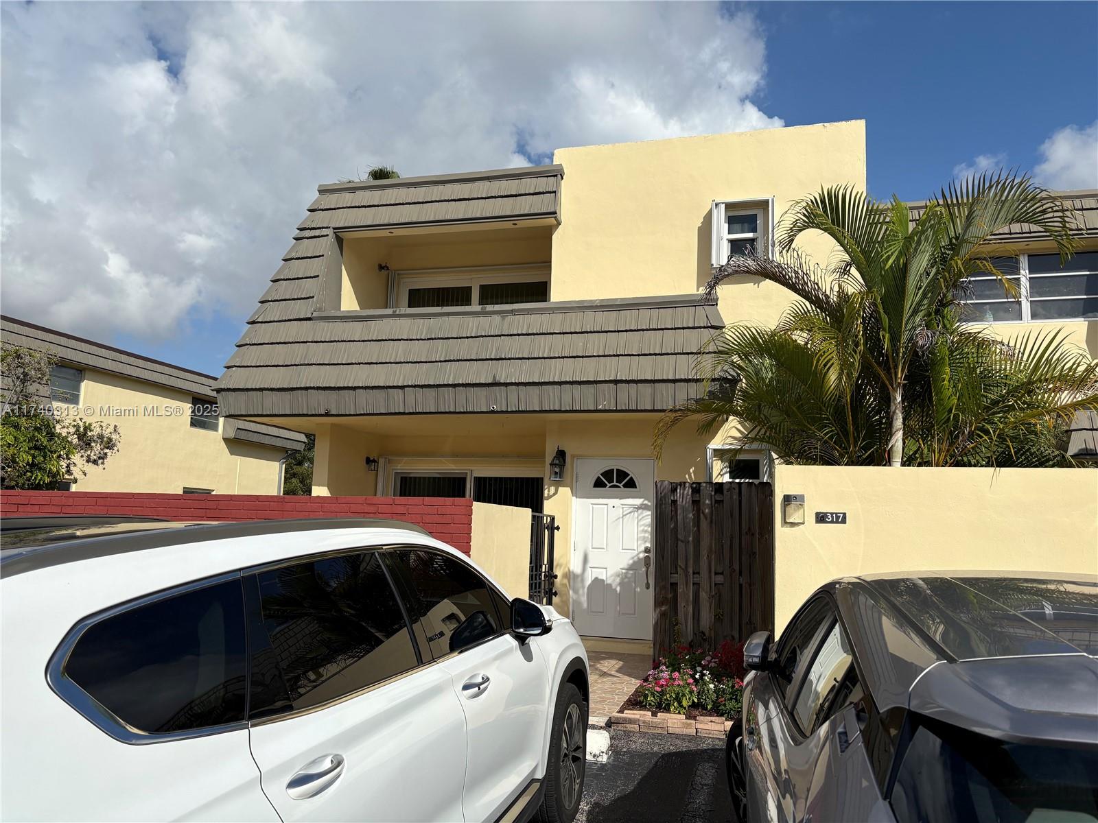 Property for Sale at 8317 Sw 137th Ave 8317, Miami, Broward County, Florida - Bedrooms: 2 
Bathrooms: 3  - $385,000
