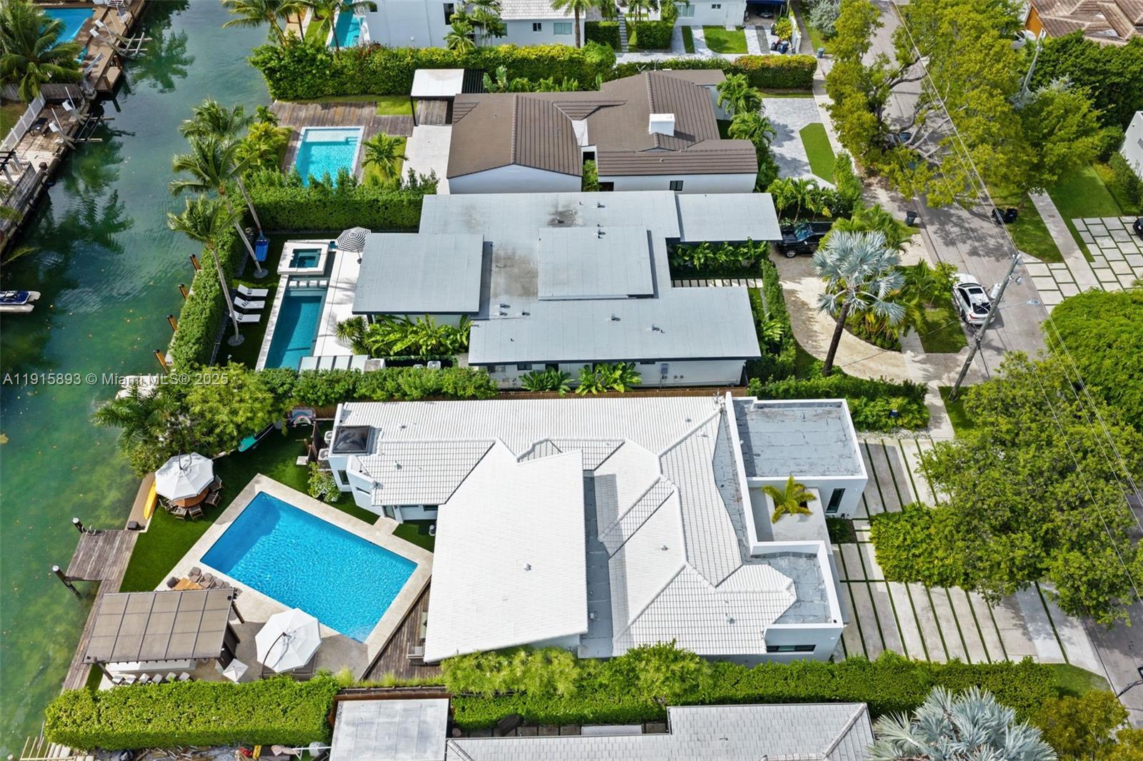 BISCAYNE POINT - Residential