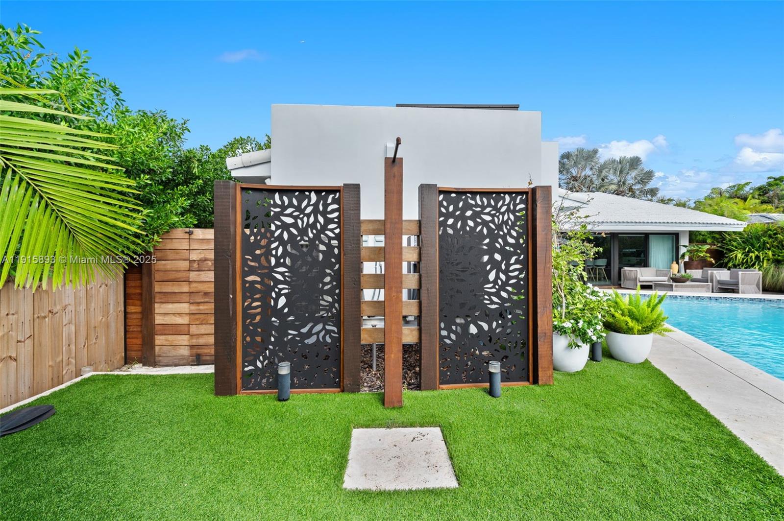 BISCAYNE POINT - Residential