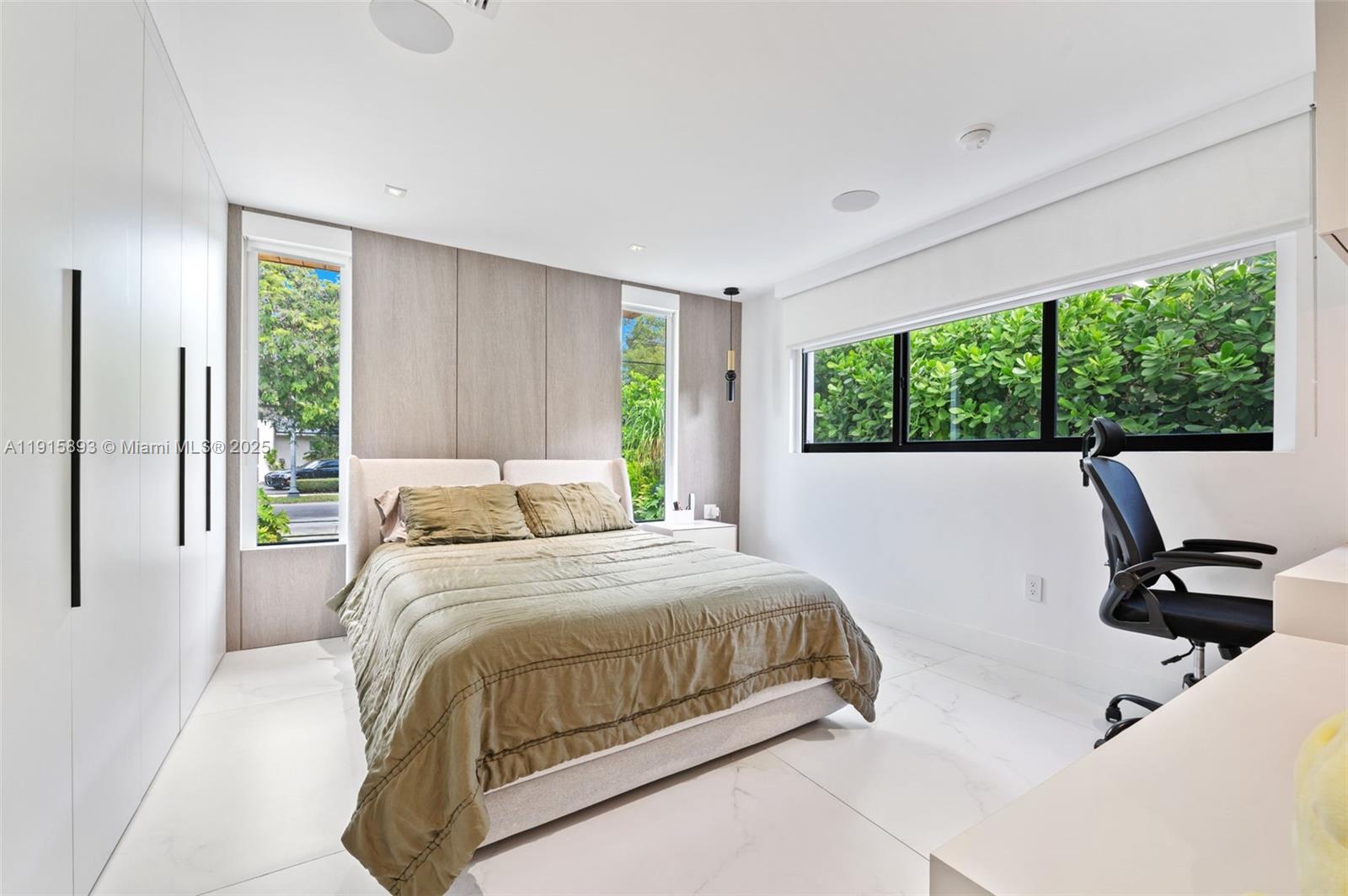 BISCAYNE POINT - Residential