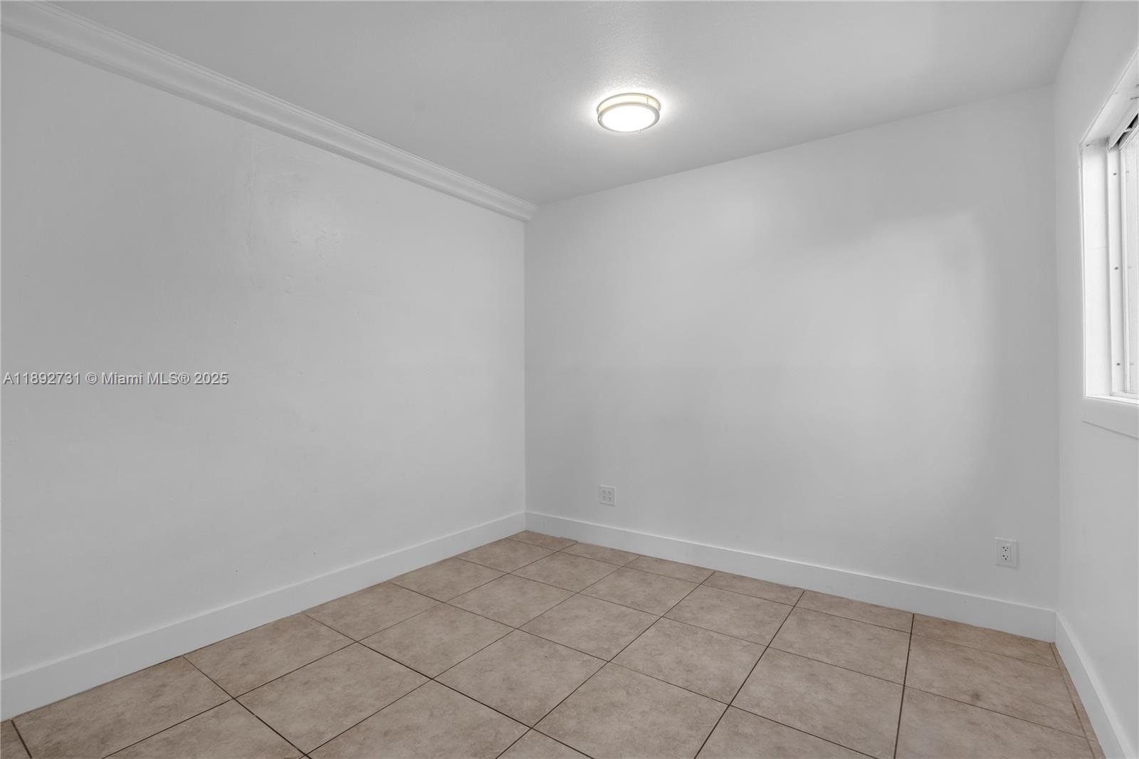 LAKE FOREST SEC 4 - Residential Lease