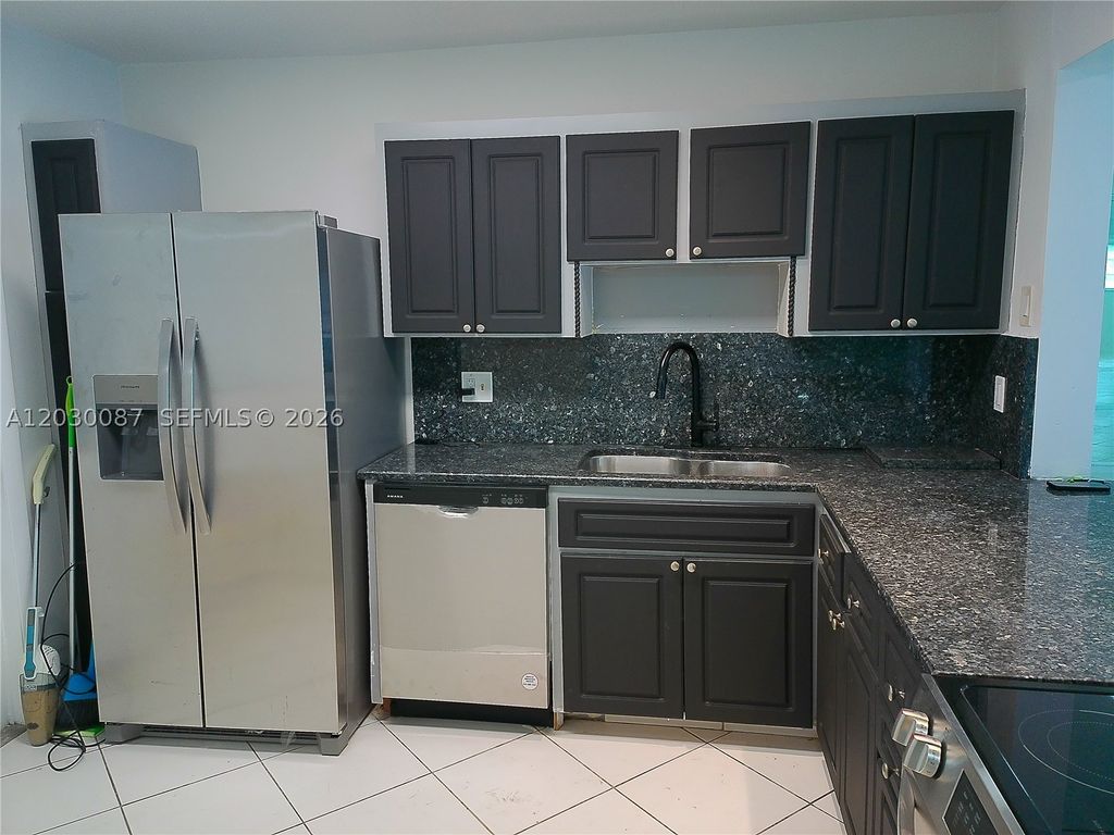 Photo of 215 SE 3rd Ave #206A, Hallandale Beach, FL 33009 (MLS # A12030087)