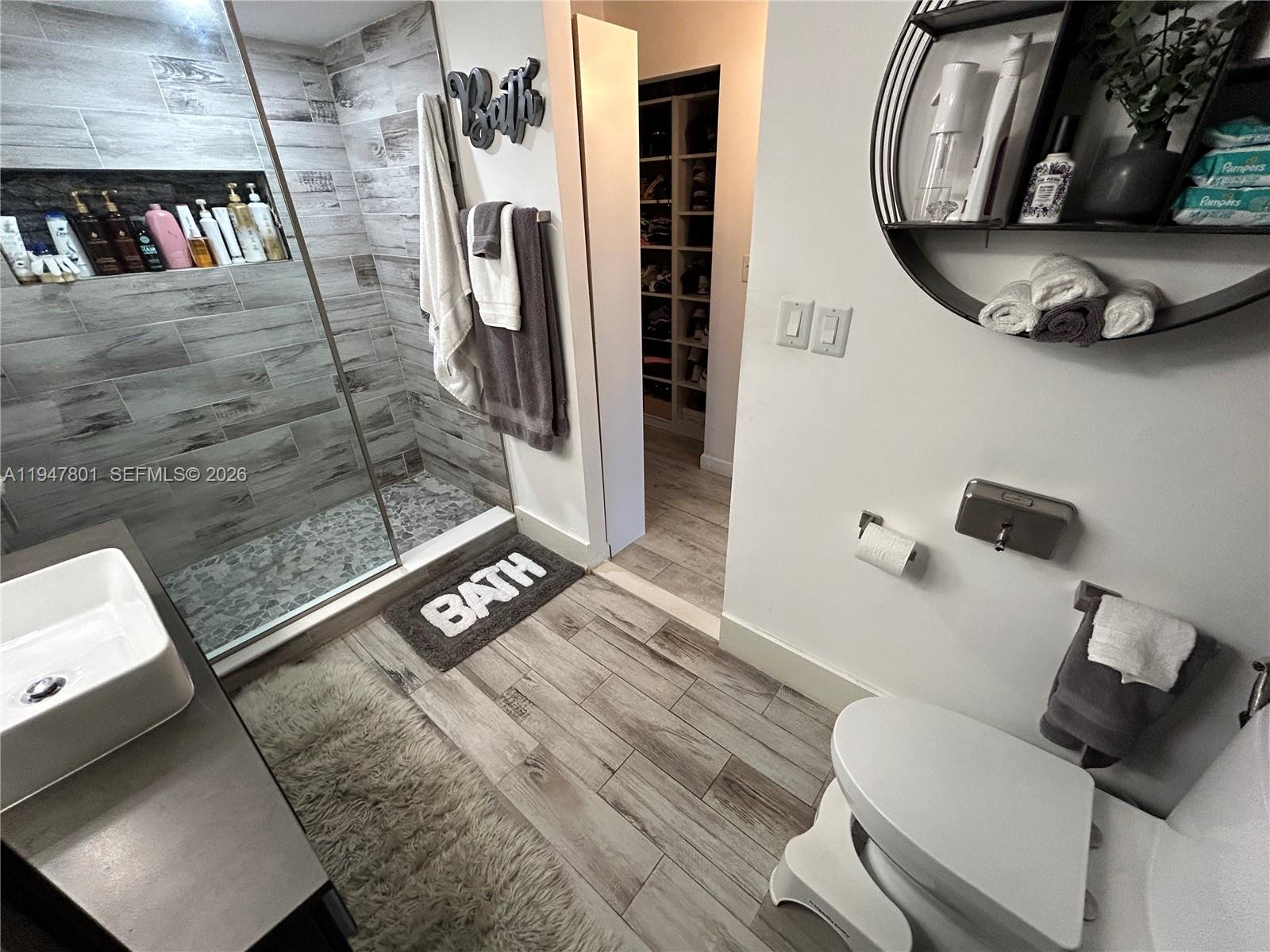 CANONGATE CONDO NO ONE - Residential