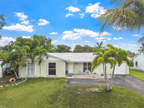 Photo of 12381 SW 264th St, Homestead, FL 33032 (MLS # A12023298)