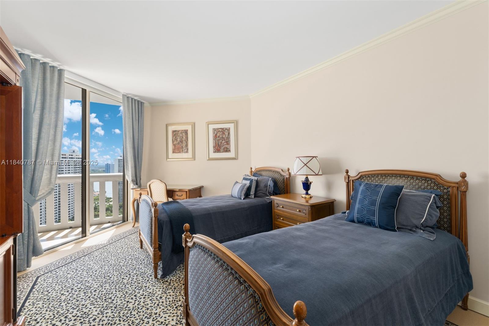 3000 ISL BLVD WILLIAMS IS - Residential