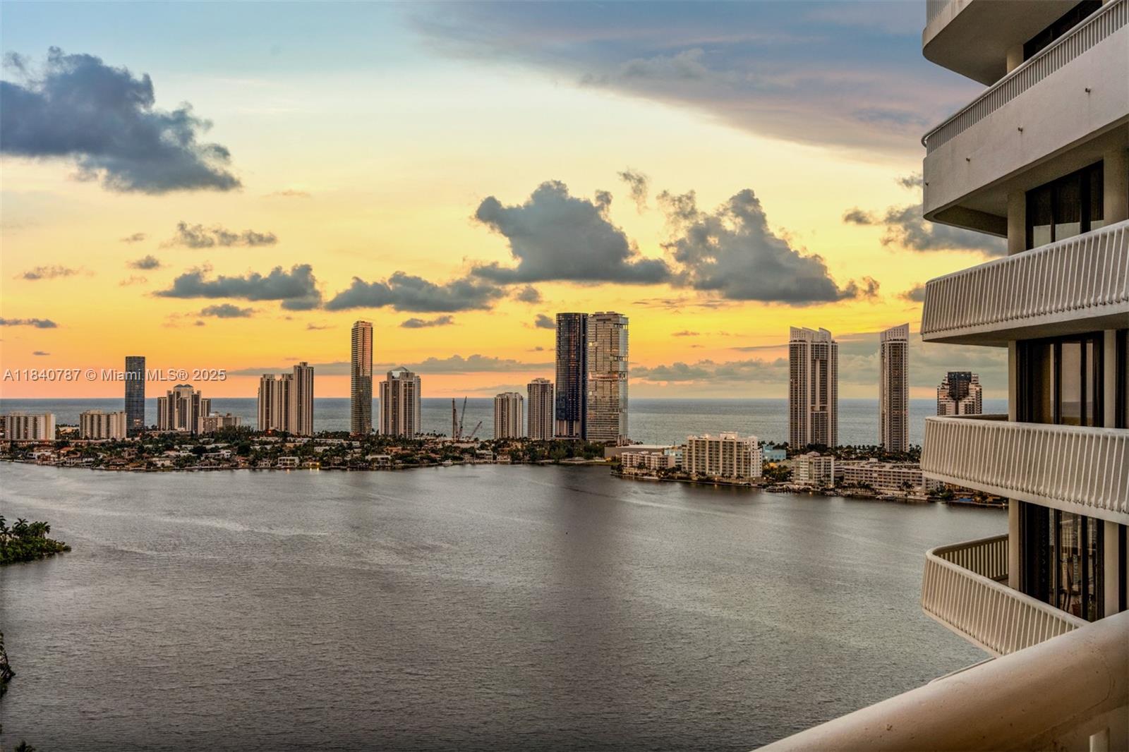 3000 ISL BLVD WILLIAMS IS - Residential