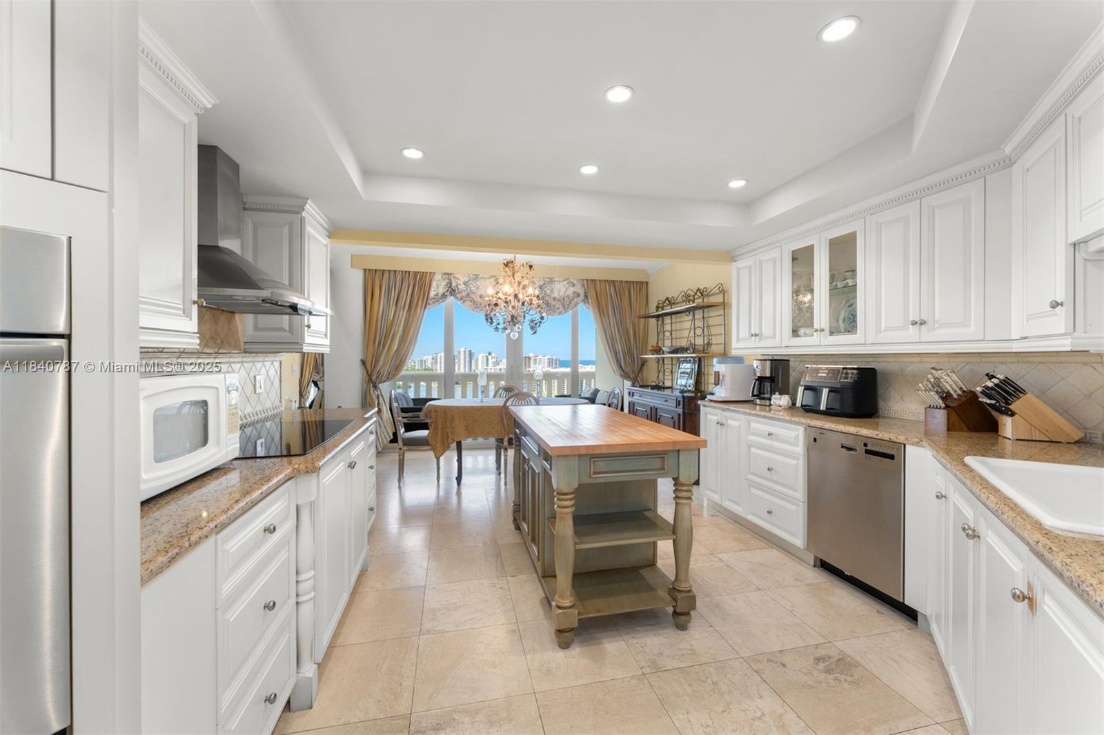 3000 ISL BLVD WILLIAMS IS - Residential