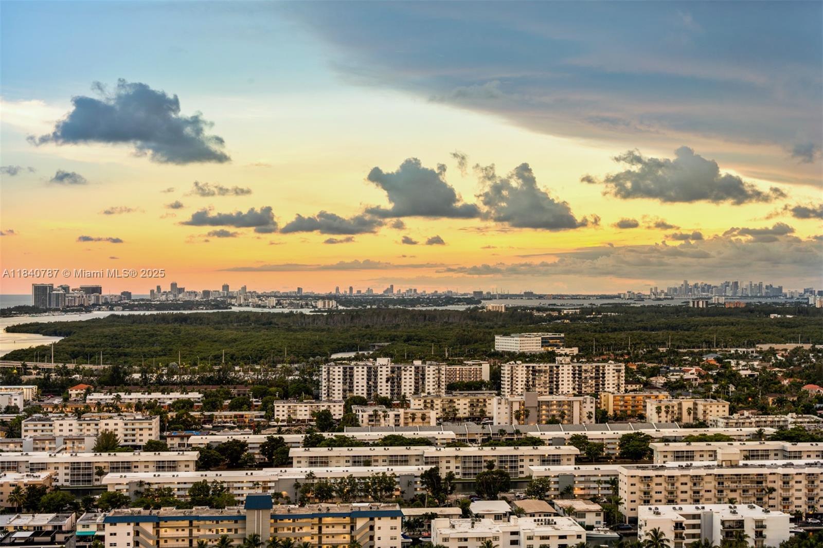 3000 ISL BLVD WILLIAMS IS - Residential