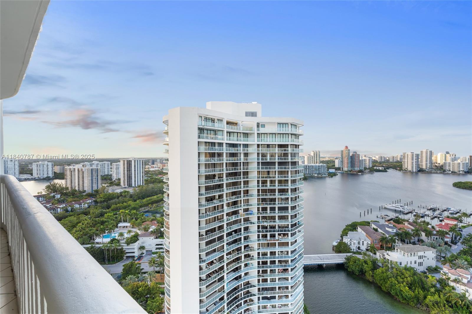 3000 ISL BLVD WILLIAMS IS - Residential