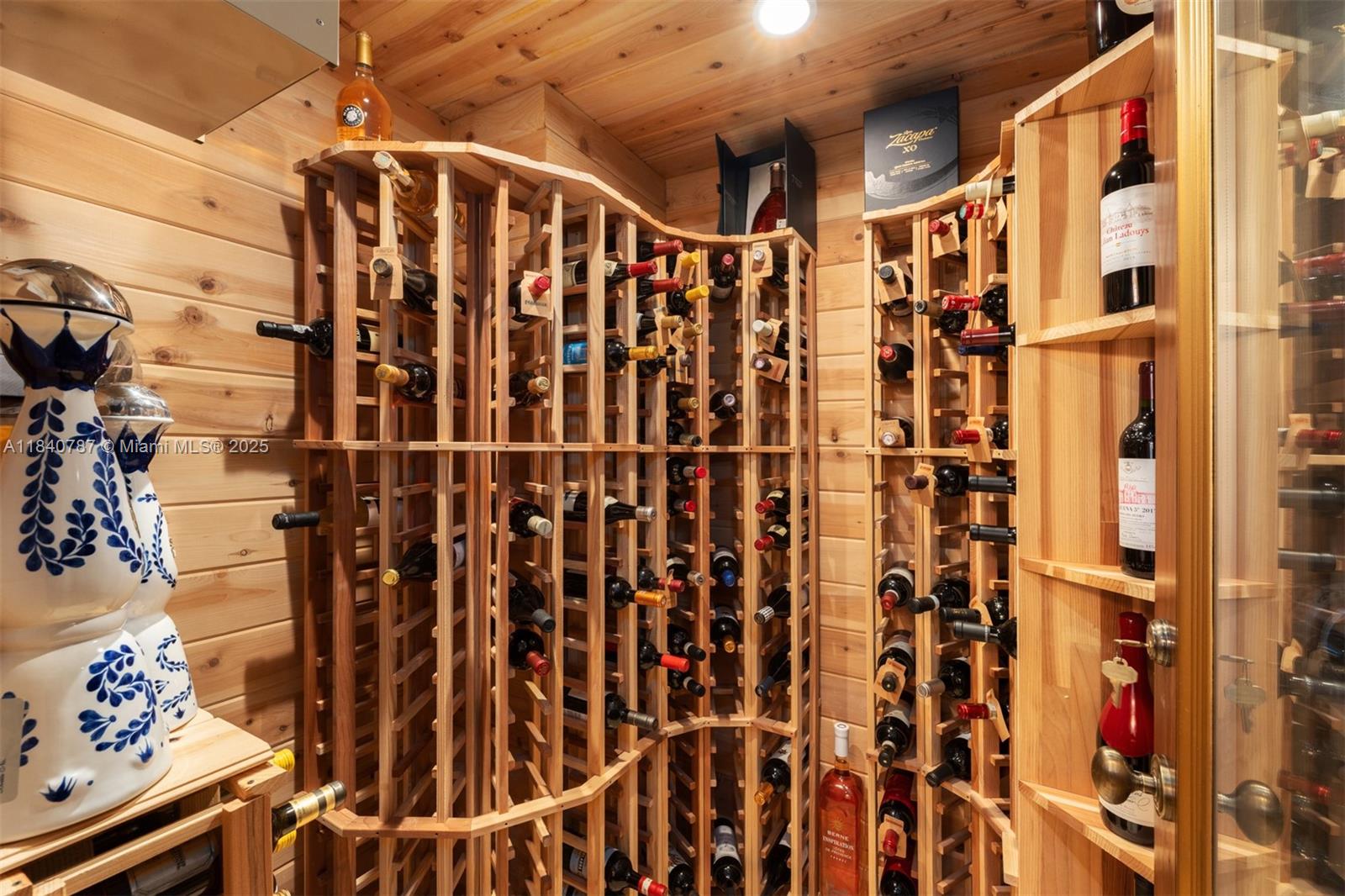 3000 ISL BLVD WILLIAMS IS - Residential