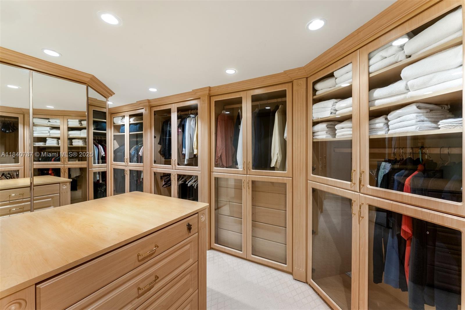 3000 ISL BLVD WILLIAMS IS - Residential