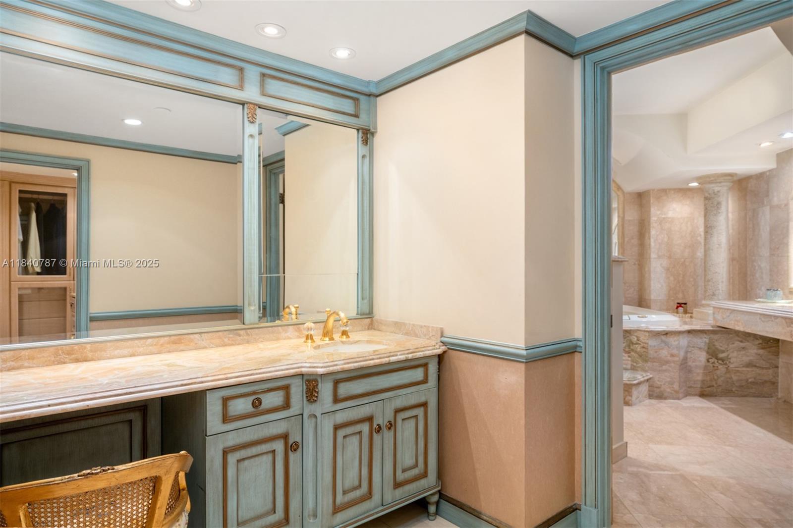 3000 ISL BLVD WILLIAMS IS - Residential