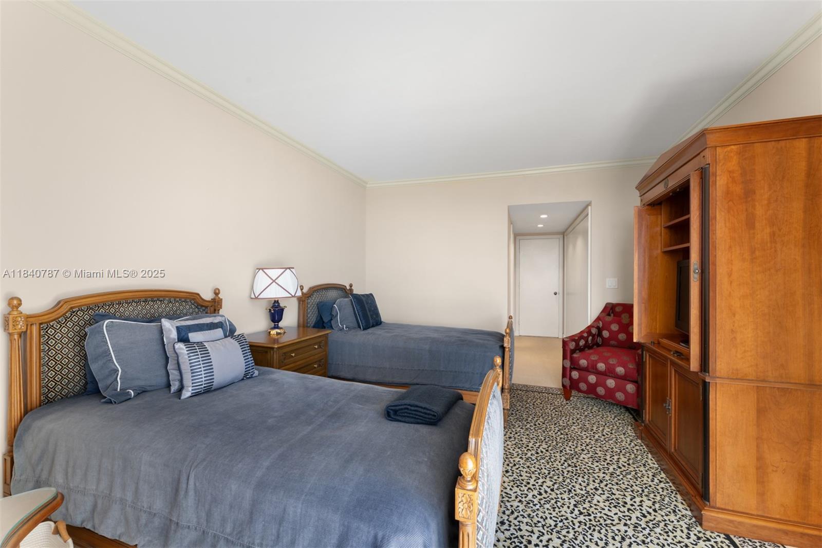 3000 ISL BLVD WILLIAMS IS - Residential