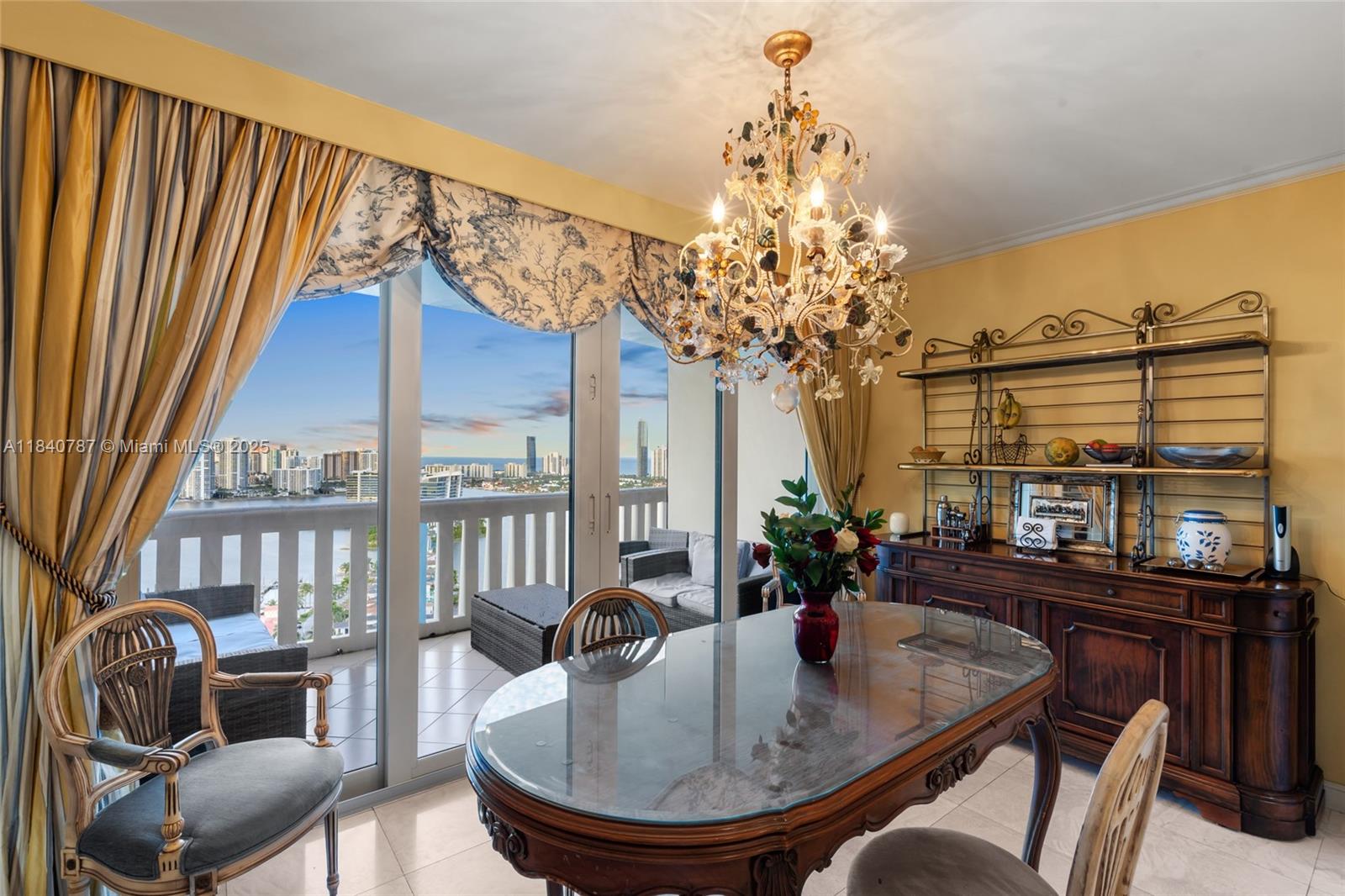 3000 ISL BLVD WILLIAMS IS - Residential