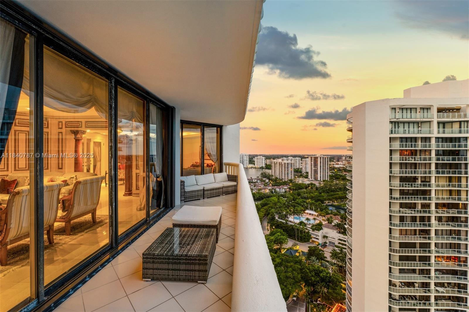 3000 ISL BLVD WILLIAMS IS - Residential