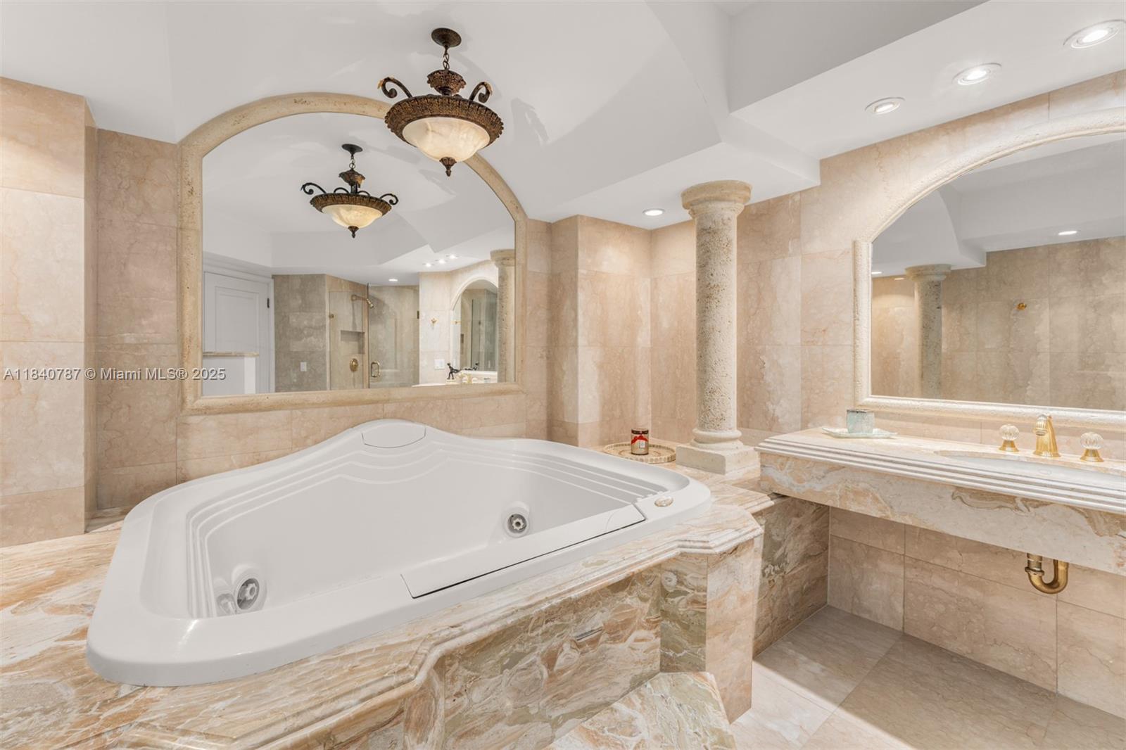 3000 ISL BLVD WILLIAMS IS - Residential