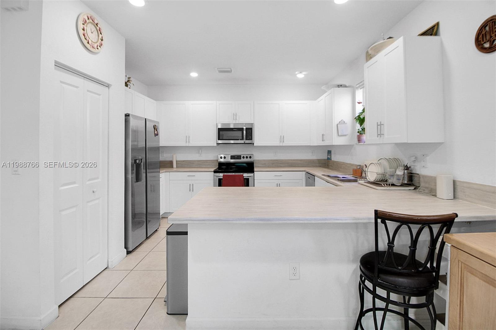 KEYS GATE RESIDENTIAL - Residential Lease