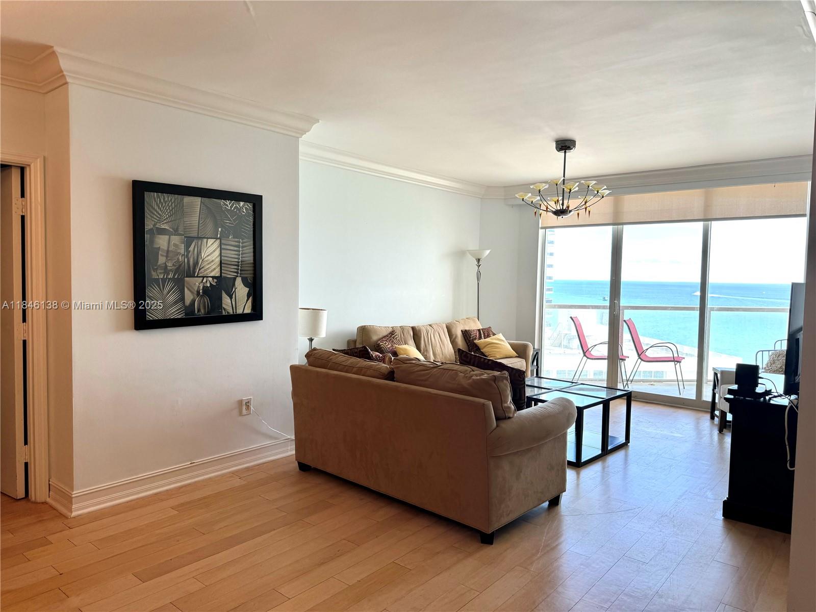 LA PERLA CONDO - Residential Lease