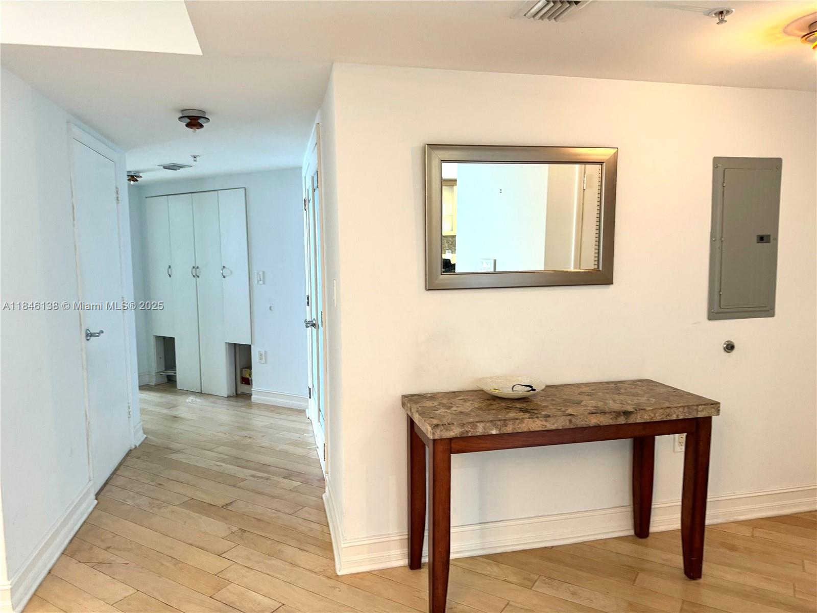 LA PERLA CONDO - Residential Lease