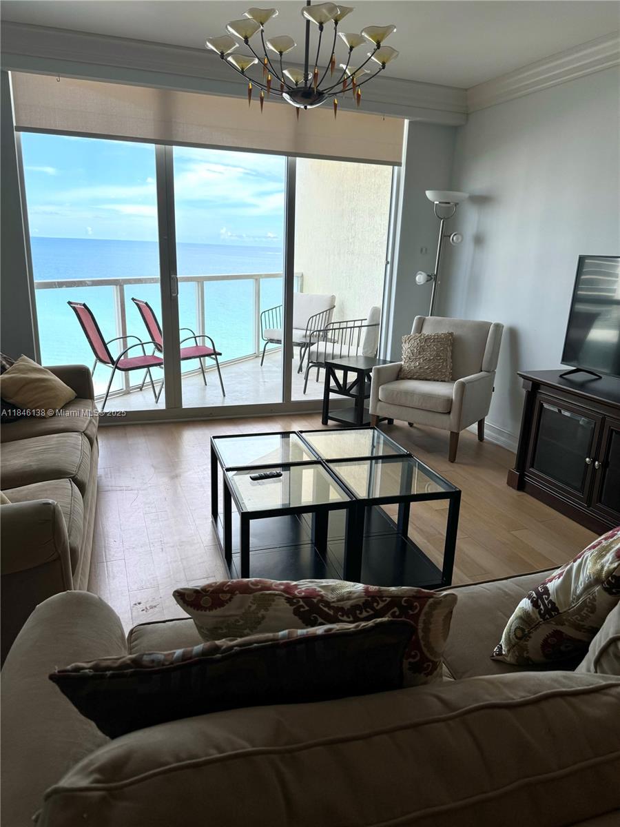 16699 Collins Ave 1504