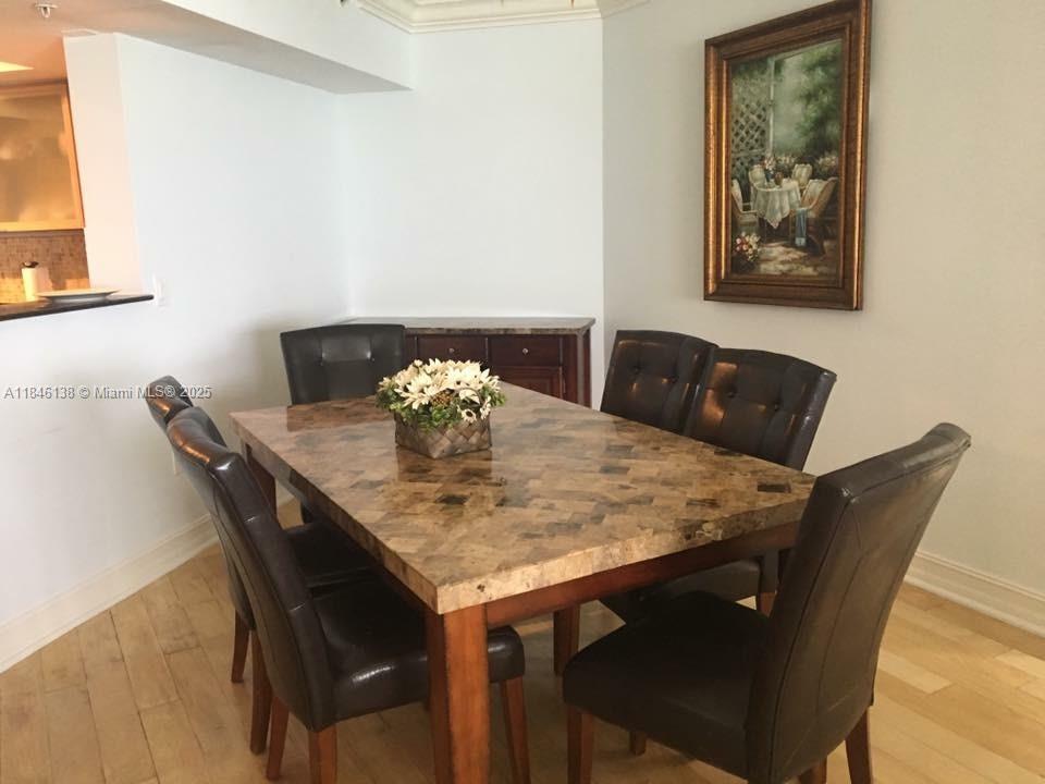 LA PERLA CONDO - Residential Lease