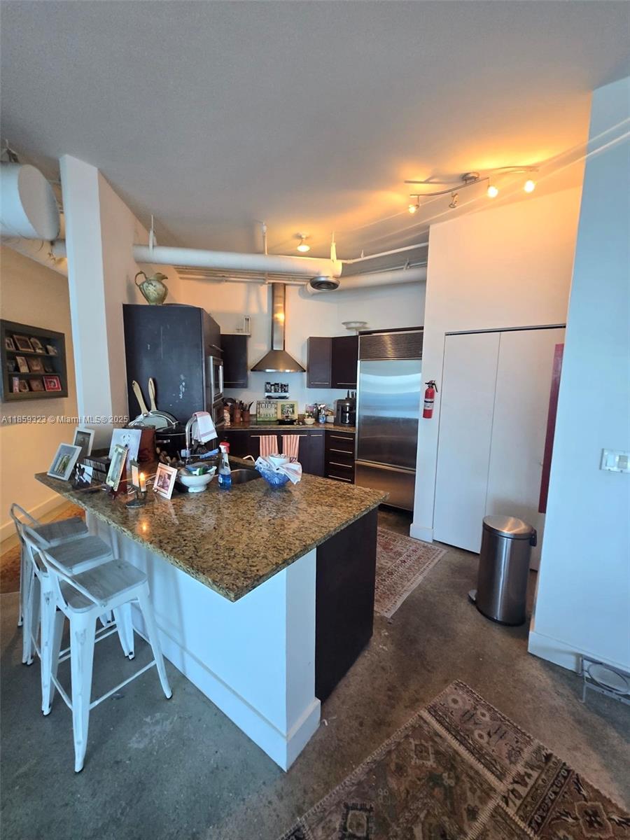 700 NE 25th St 1402