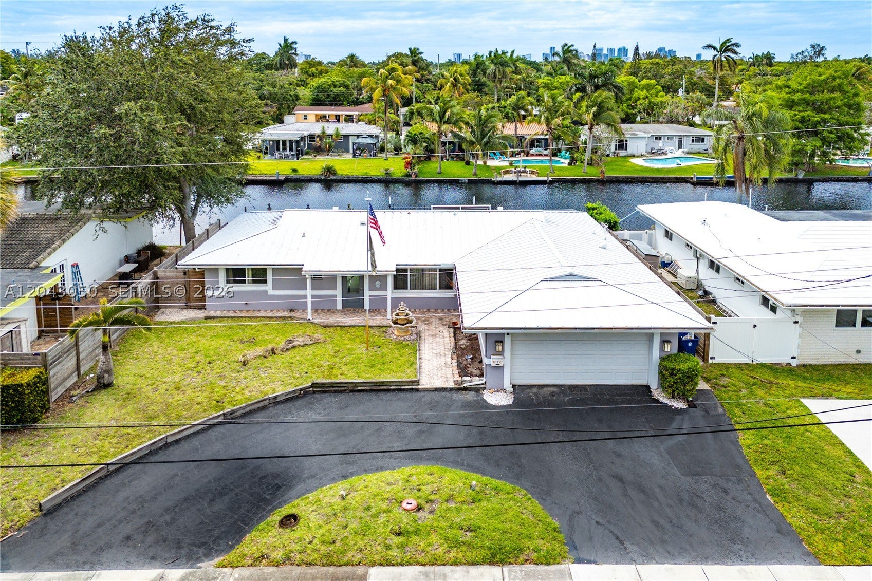 2832 NW 10th Ave