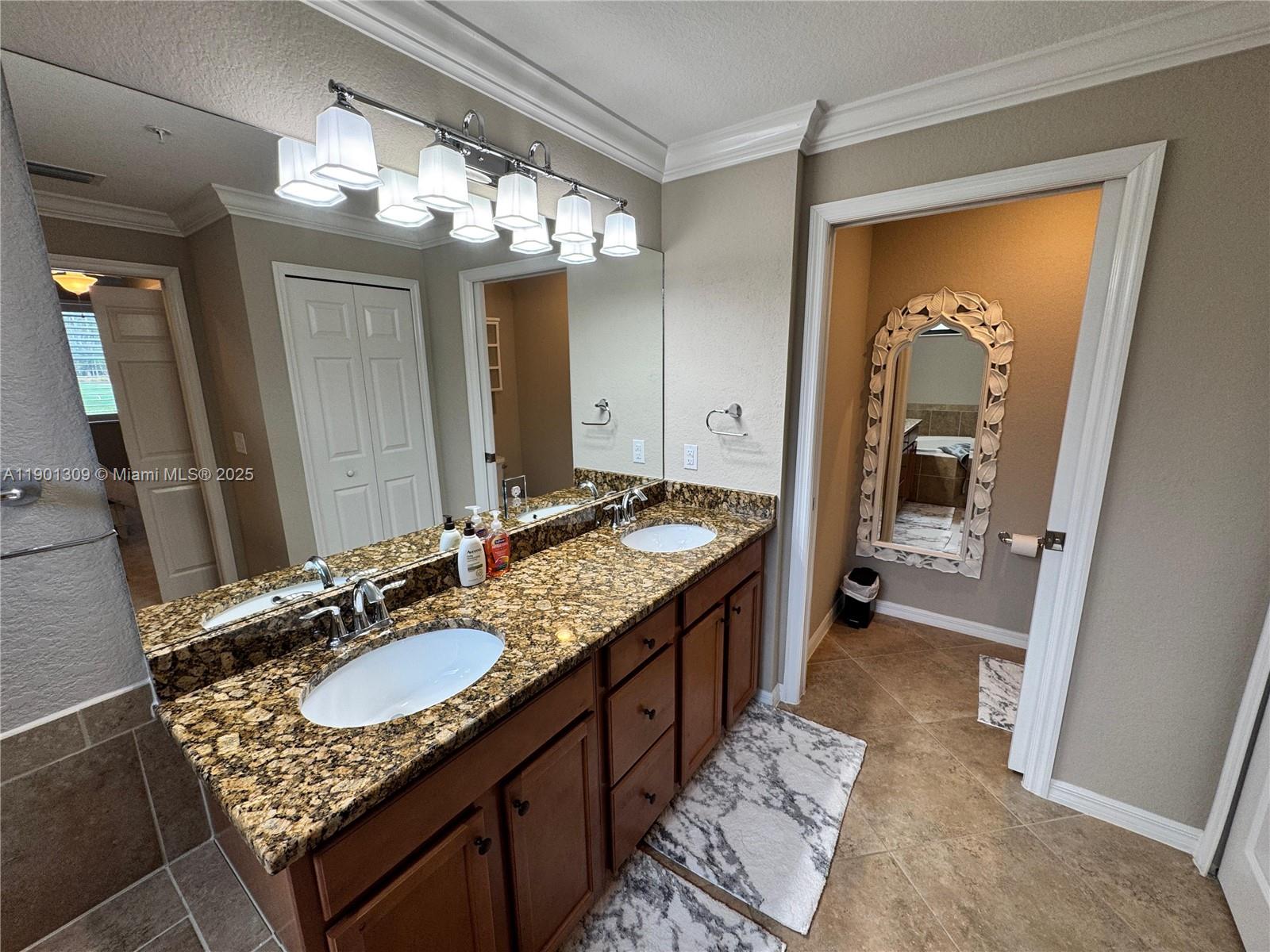 BONITA NATIONAL GOLF - Residential