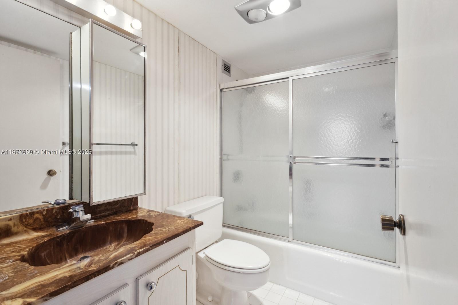 BRICKELL PLACE CONDO - Residential