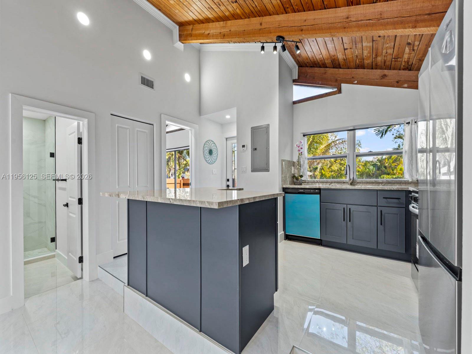 KILLIAN PINES TOWNHOUSES - Residential