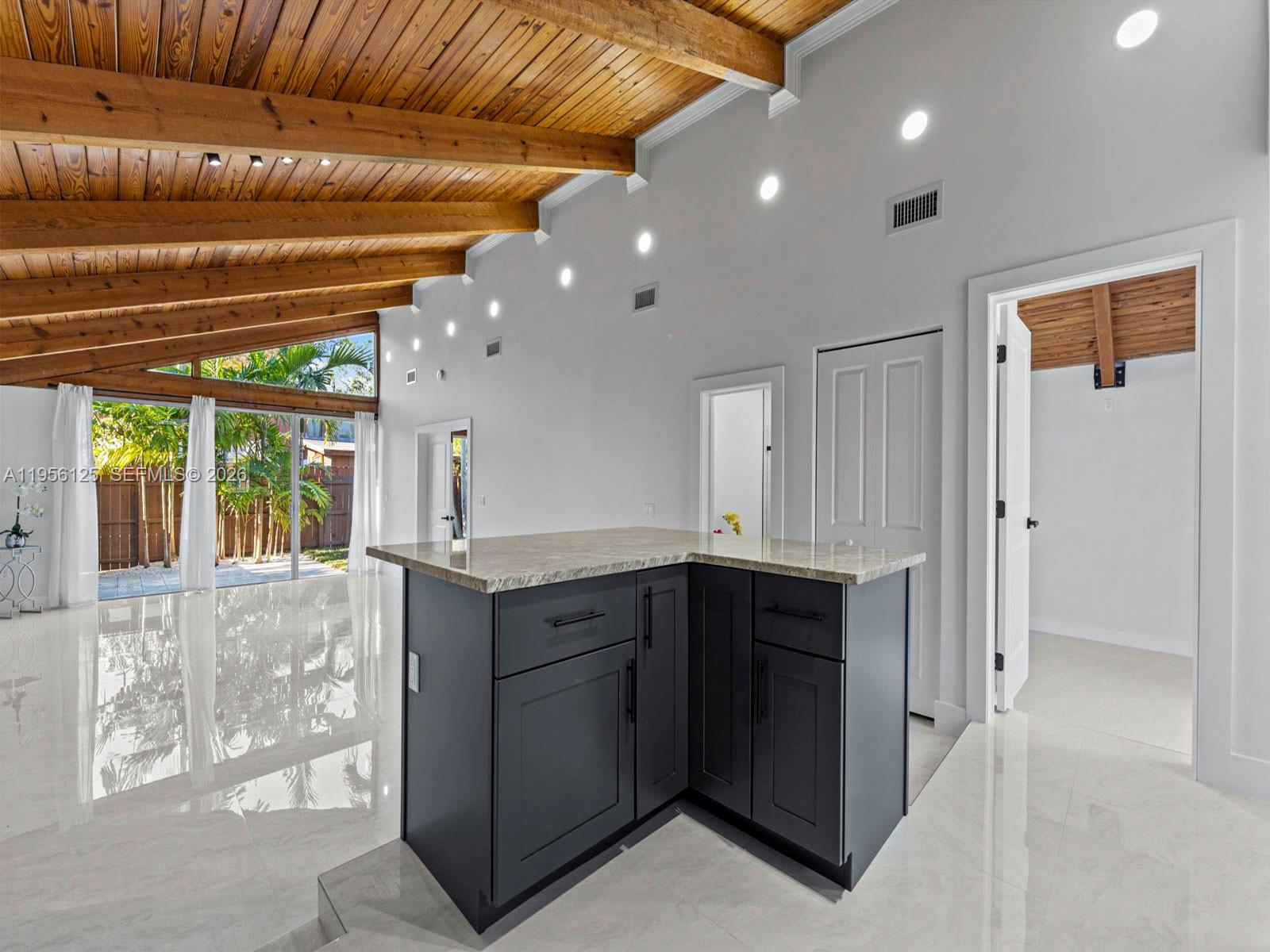 KILLIAN PINES TOWNHOUSES - Residential