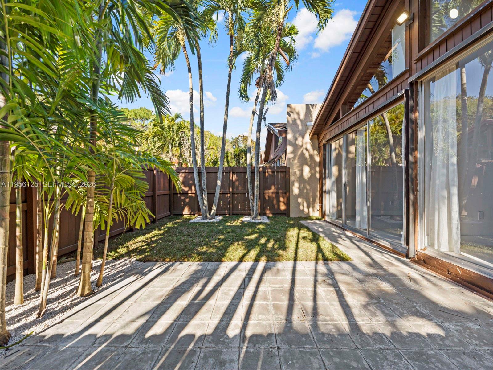 KILLIAN PINES TOWNHOUSES - Residential