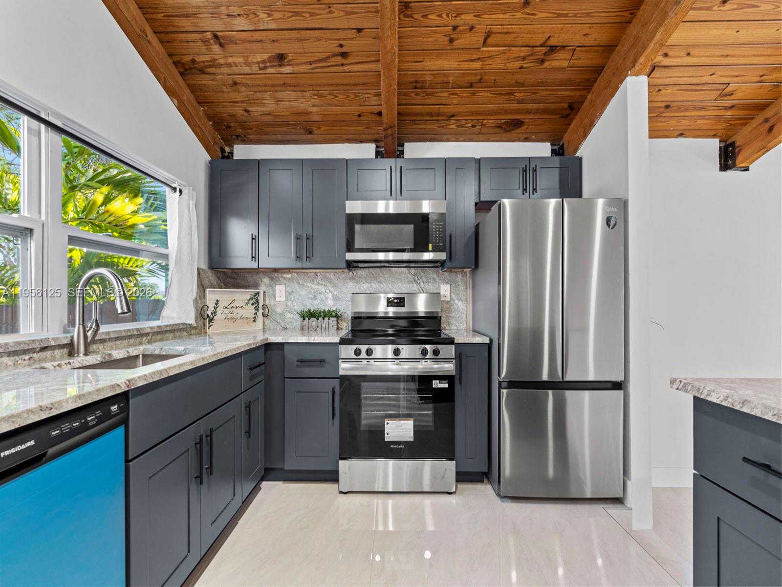 KILLIAN PINES TOWNHOUSES - Residential