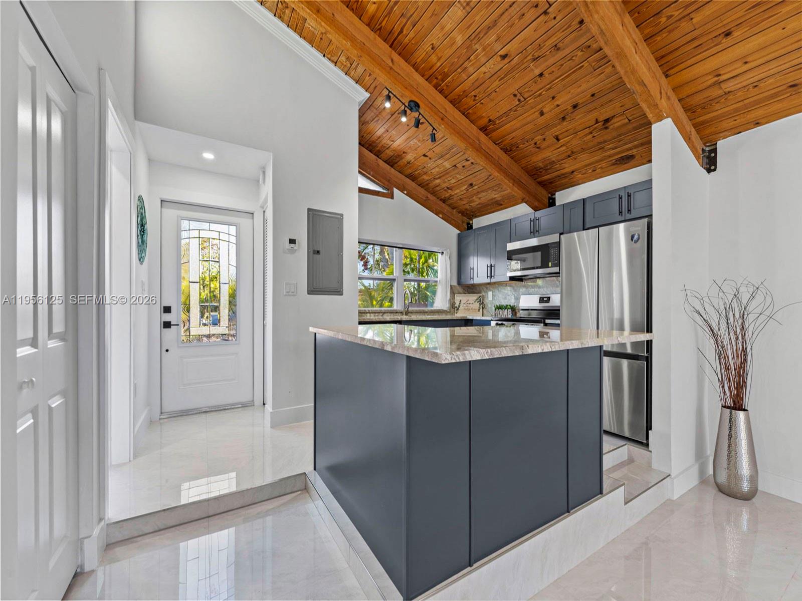 KILLIAN PINES TOWNHOUSES - Residential