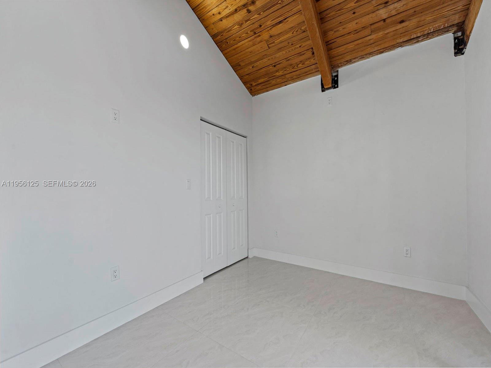 KILLIAN PINES TOWNHOUSES - Residential