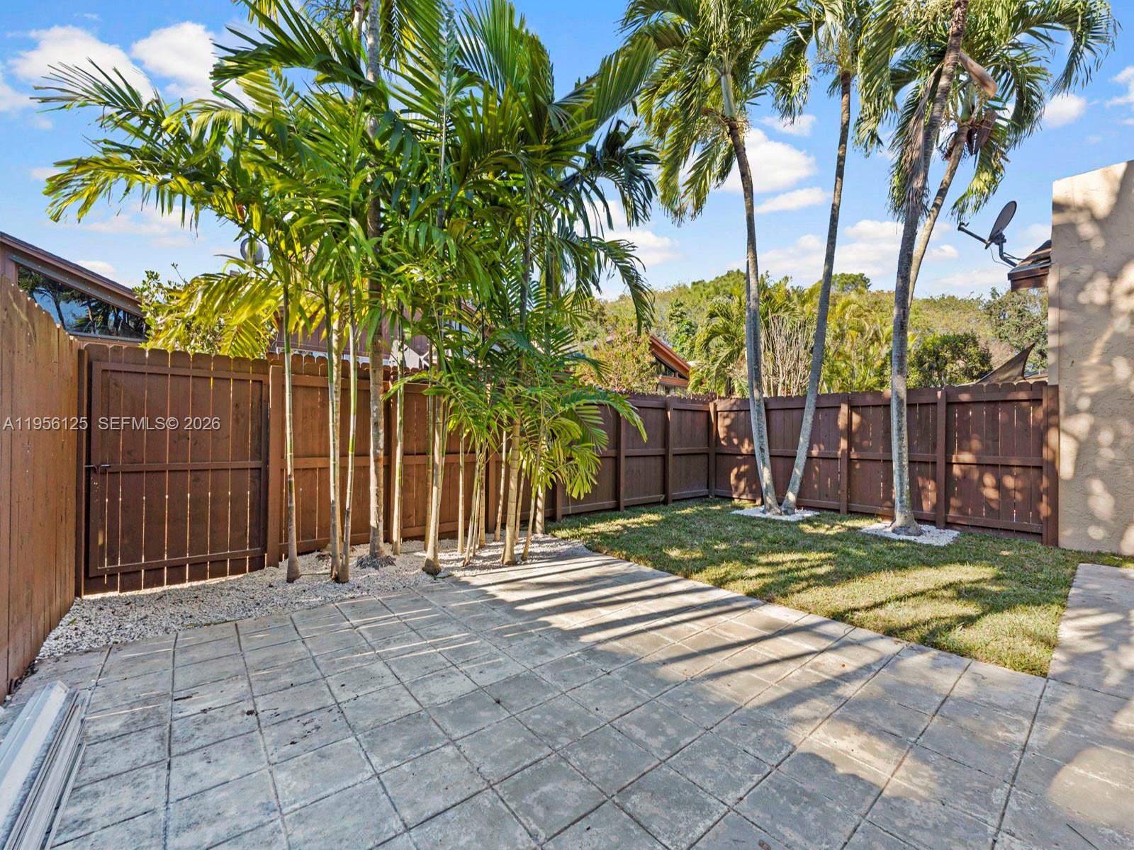 KILLIAN PINES TOWNHOUSES - Residential