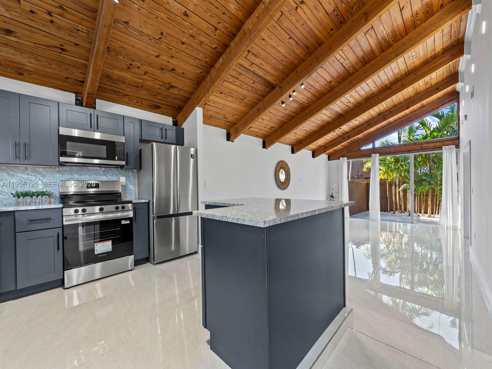 KILLIAN PINES TOWNHOUSES - Residential