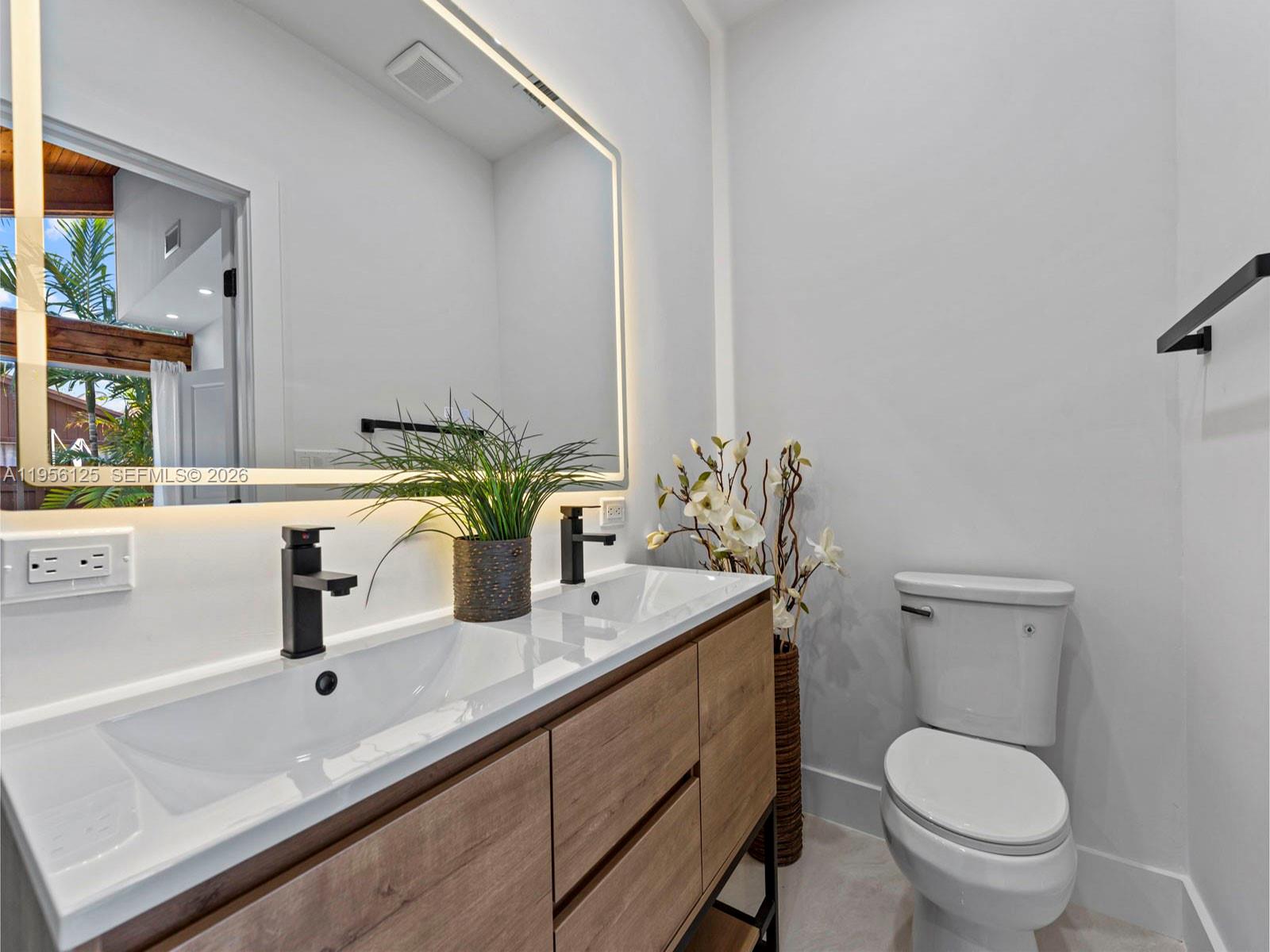 KILLIAN PINES TOWNHOUSES - Residential