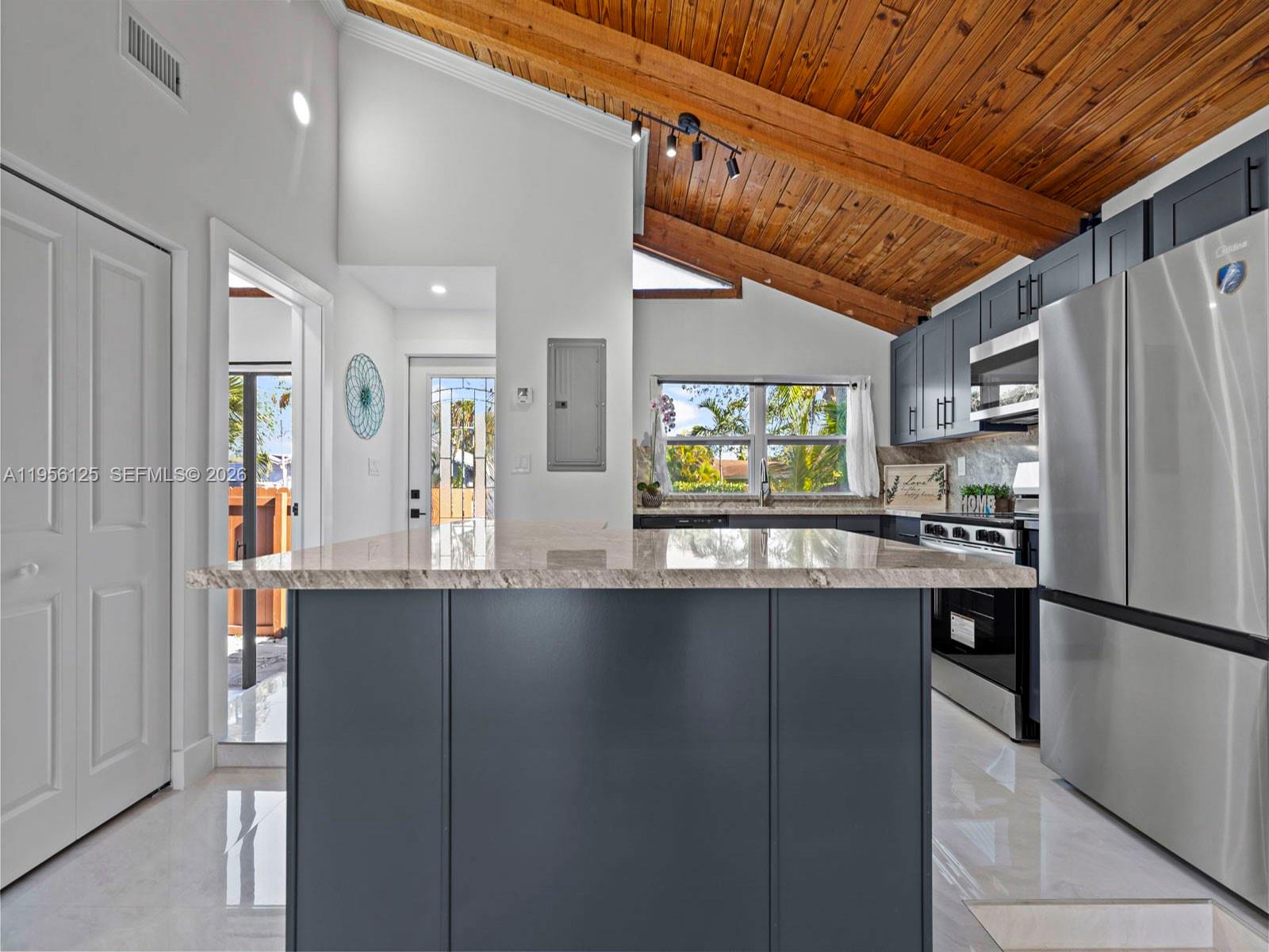 KILLIAN PINES TOWNHOUSES - Residential