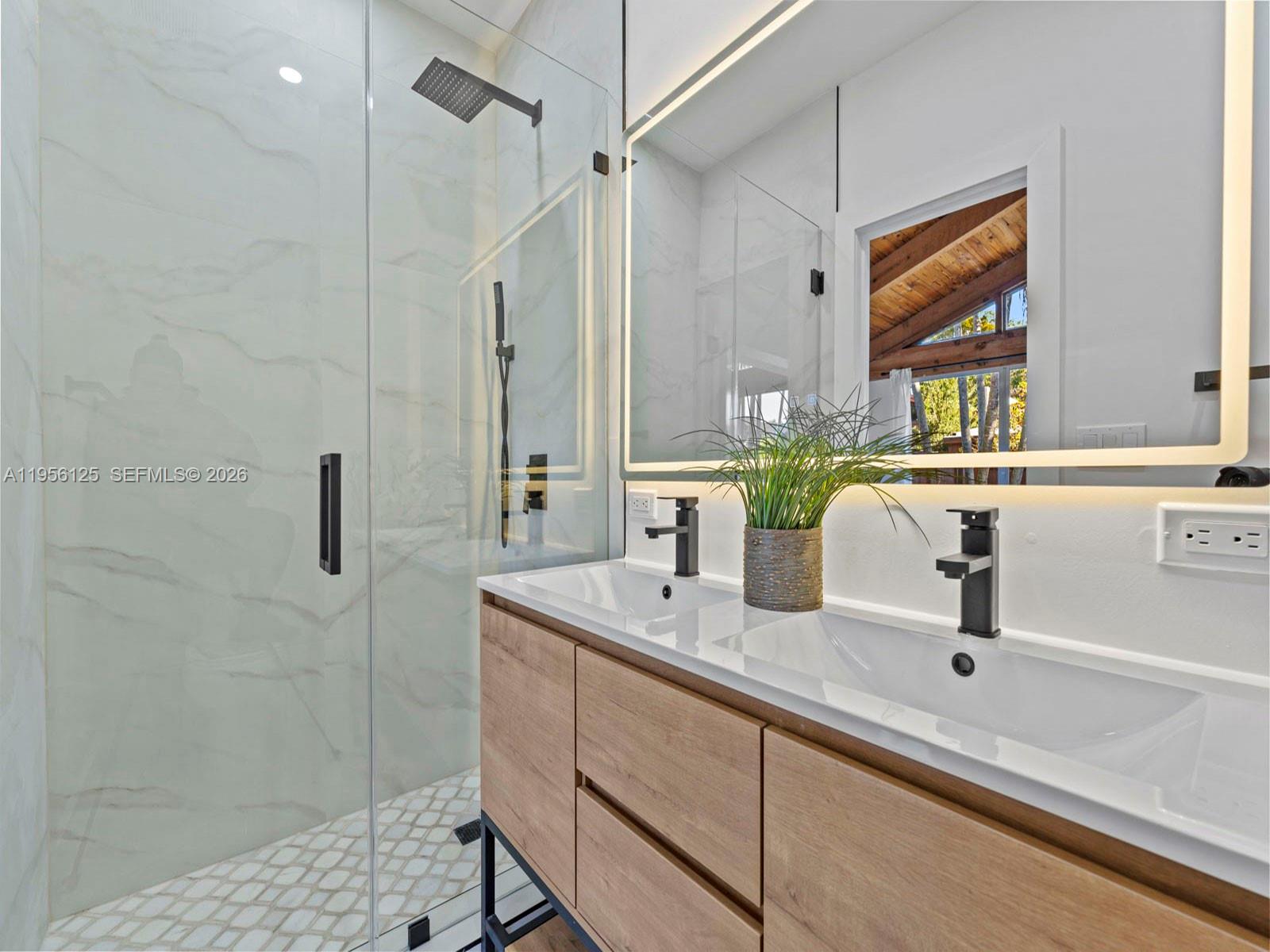 KILLIAN PINES TOWNHOUSES - Residential