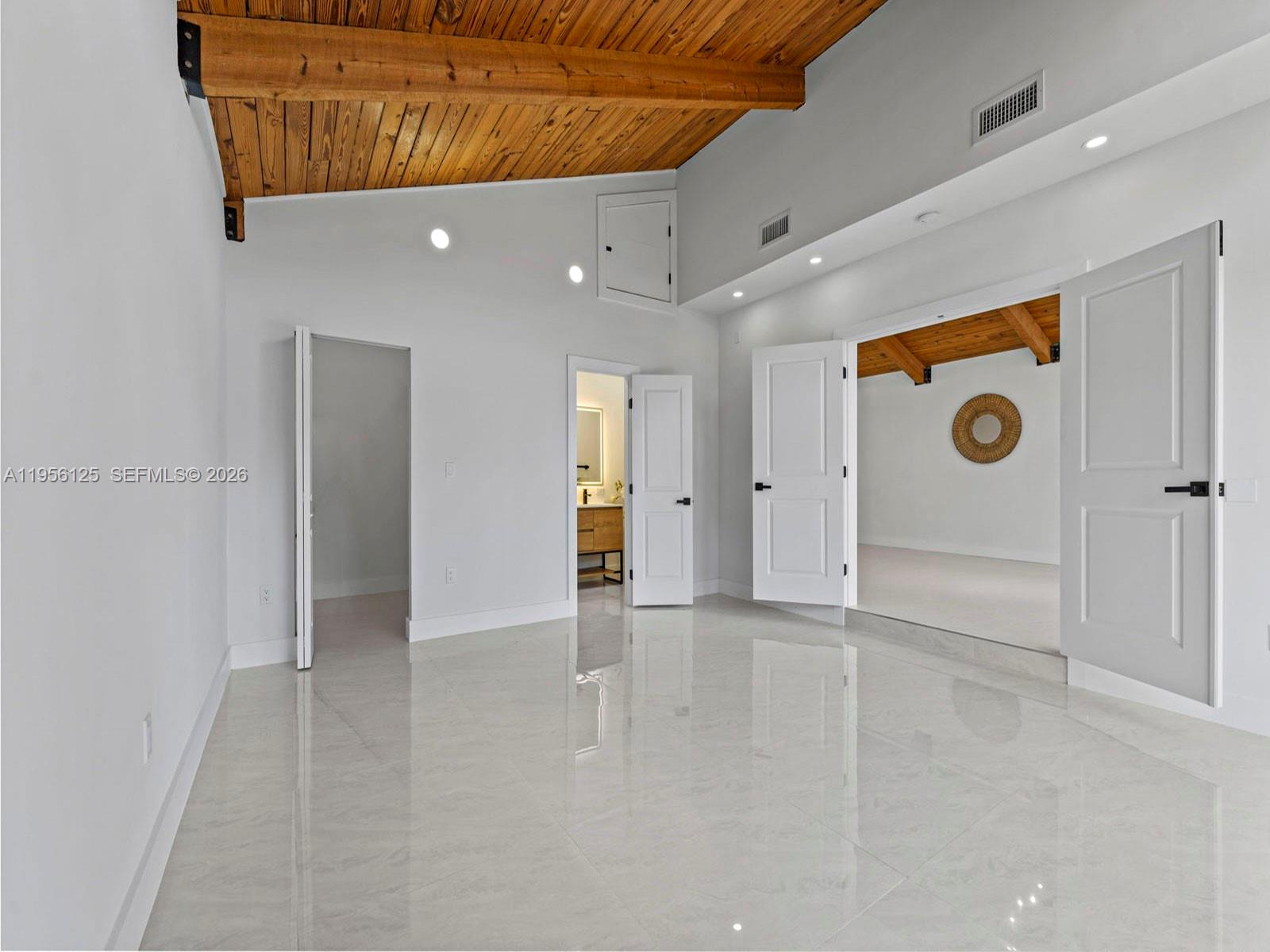 KILLIAN PINES TOWNHOUSES - Residential