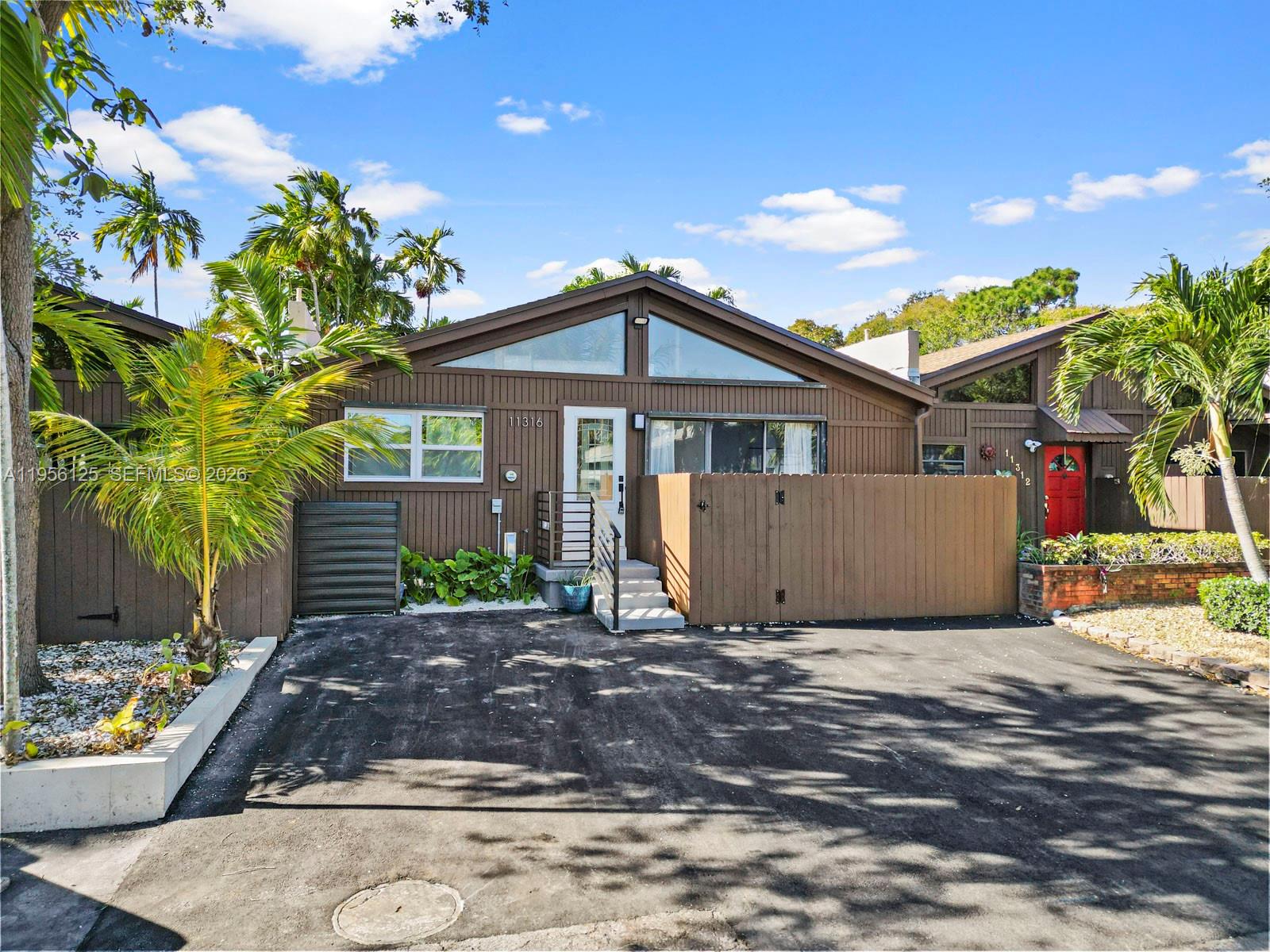 KILLIAN PINES TOWNHOUSES - Residential