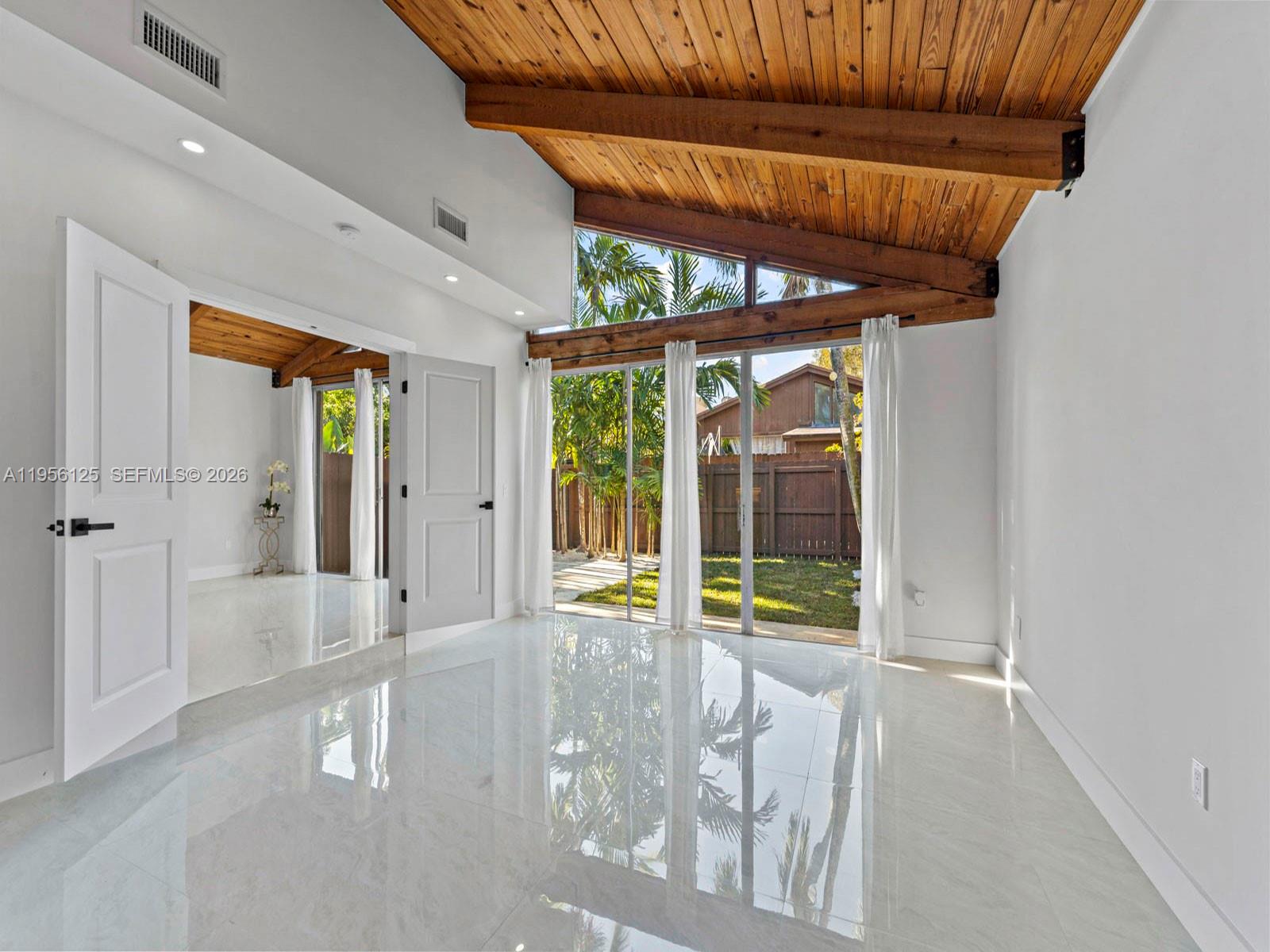 KILLIAN PINES TOWNHOUSES - Residential