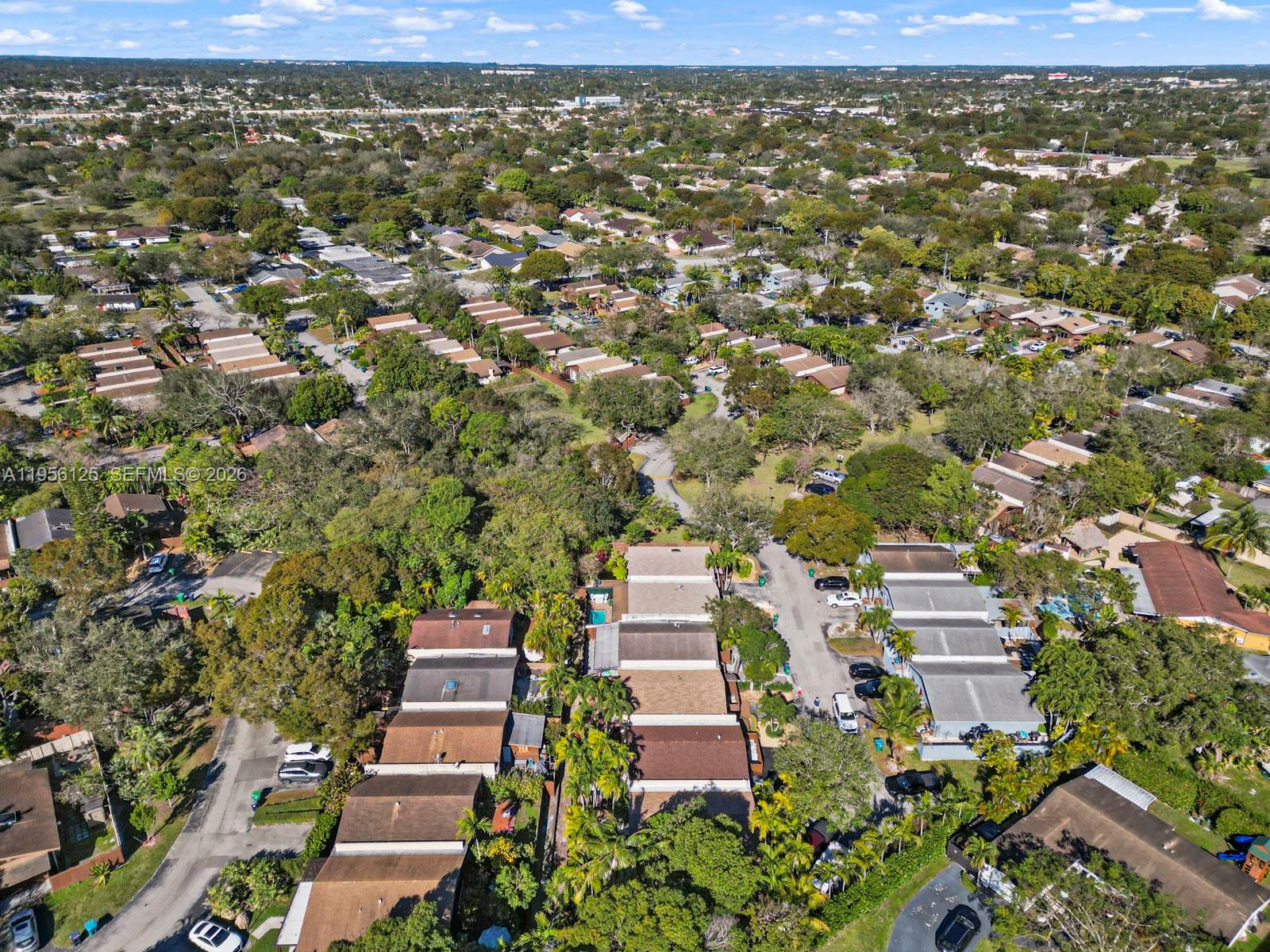 KILLIAN PINES TOWNHOUSES - Residential