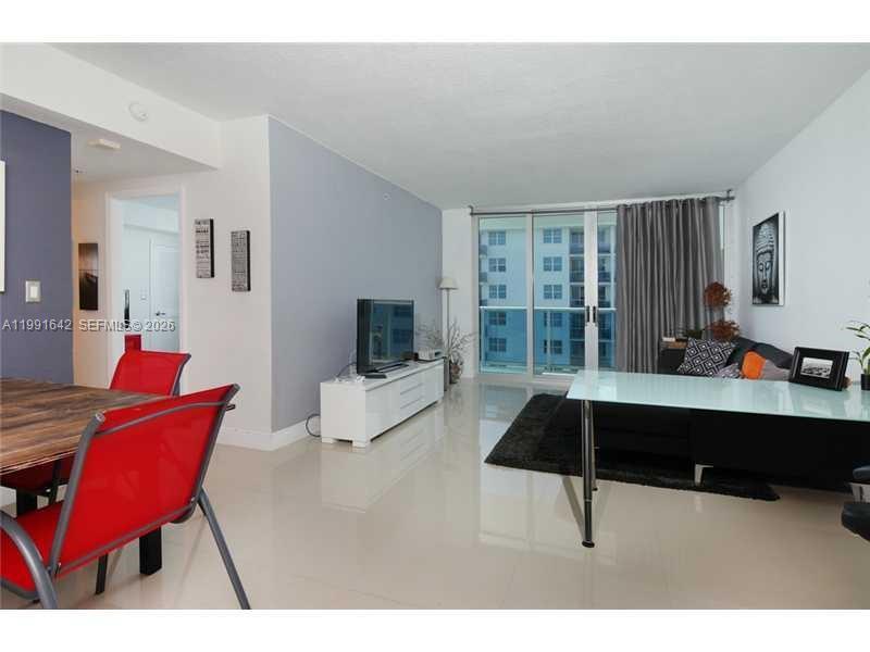 7501 E Treasure Dr 8C